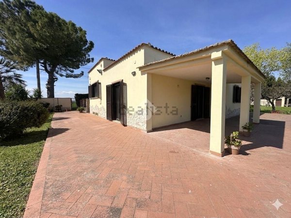 casa indipendente in vendita a Foggia