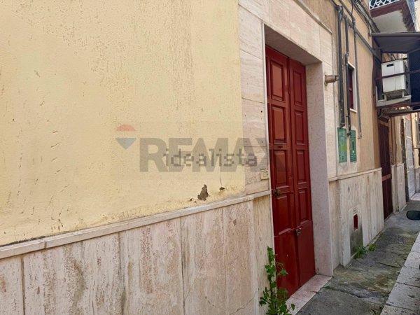 locale commerciale in vendita a Foggia