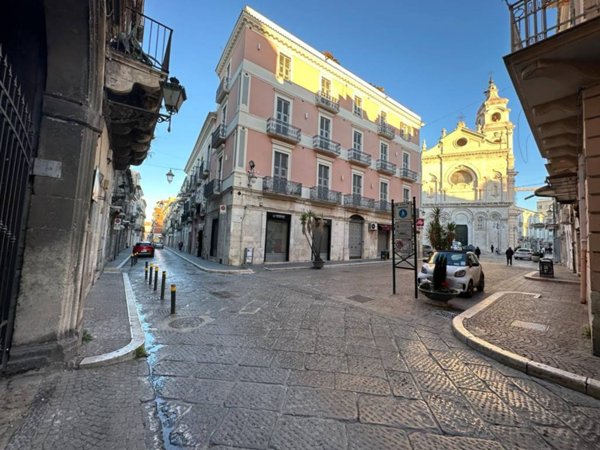 negozio in vendita a Foggia in zona Centro Città