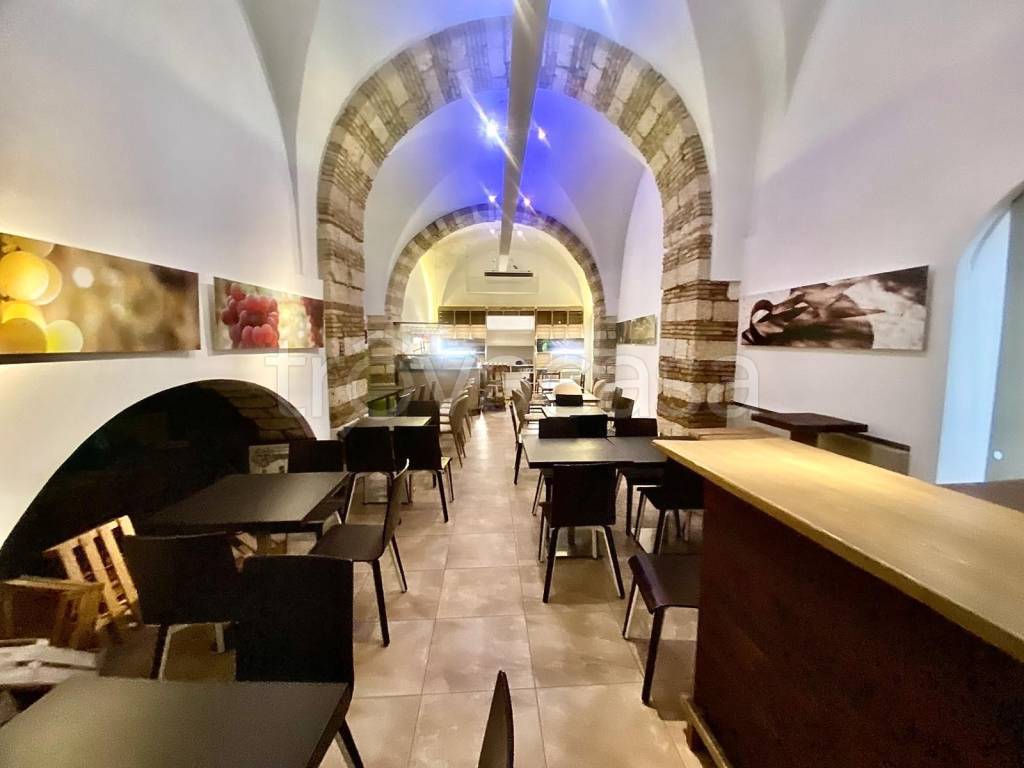 negozio in vendita a Foggia in zona Centro Città