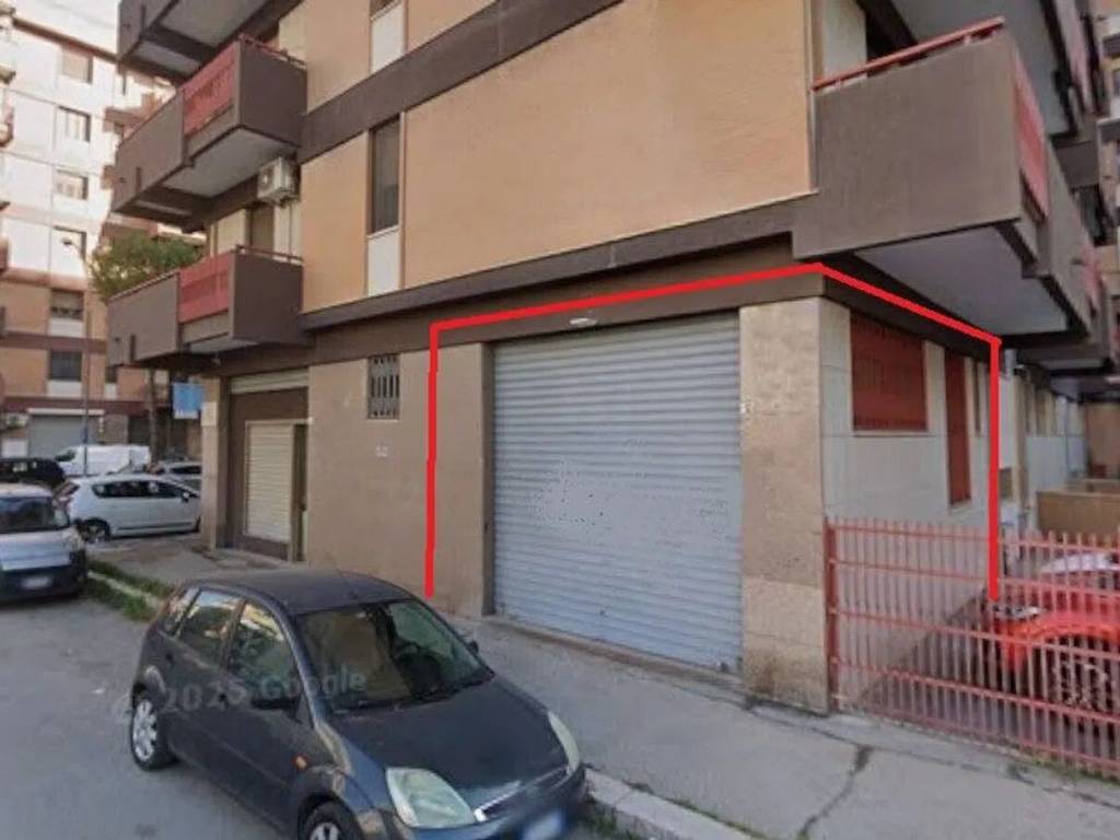 negozio in vendita a Foggia in zona San Ciro