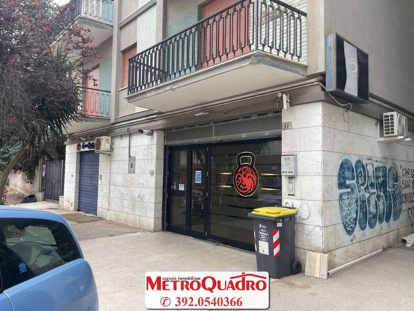 negozio in vendita a Foggia in zona Centro Città