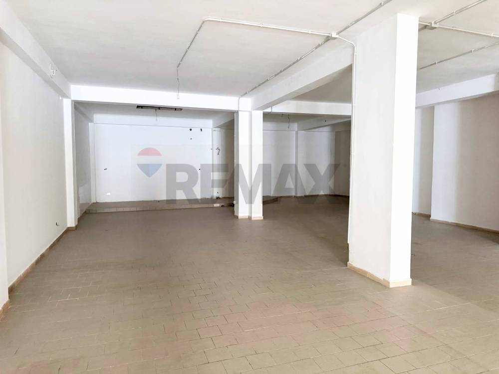 locale commerciale in vendita a Foggia