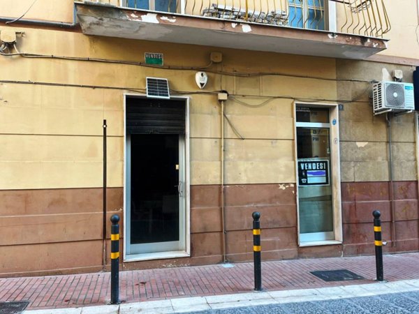 negozio in vendita a Foggia in zona Centro Città
