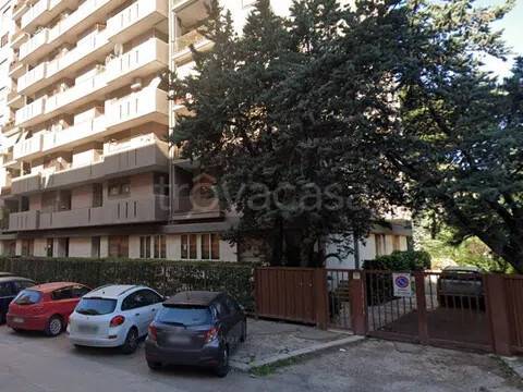 casa indipendente in vendita a Foggia in zona Immacolata / San Pio X