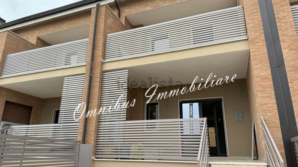 casa indipendente in vendita a Foggia in zona Villaggio Artigiani