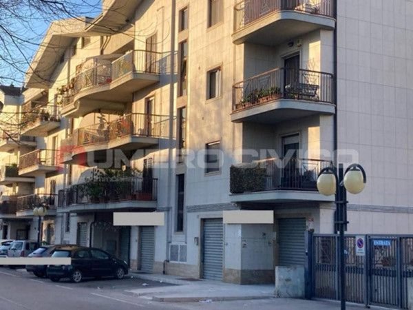 negozio in vendita a Foggia in zona Macchia Gialla