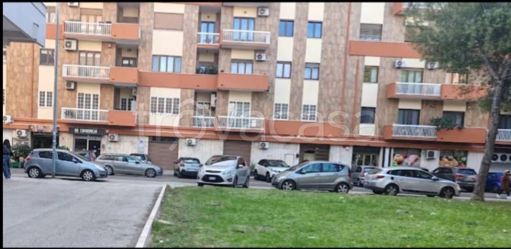 negozio in vendita a Foggia in zona Immacolata / San Pio X