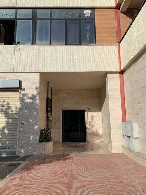 ufficio in vendita a Foggia in zona Villaggio Artigiani