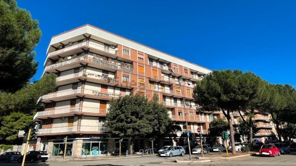 appartamento in vendita a Foggia in zona Immacolata / San Pio X