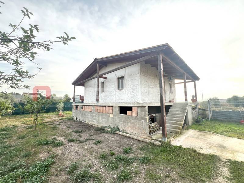 casa indipendente in vendita a Foggia in zona Fiera