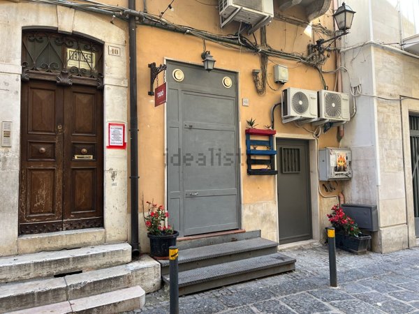 locale commerciale in vendita a Foggia in zona Centro Città