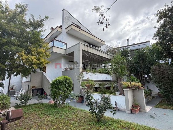 casa indipendente in vendita a Foggia in zona CEP