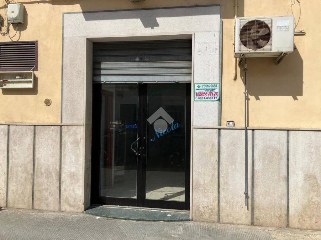negozio in vendita a Foggia in zona Centro Città