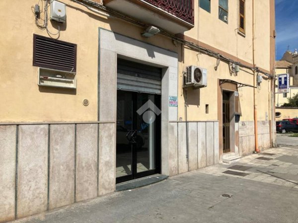 negozio in vendita a Foggia in zona Centro Città