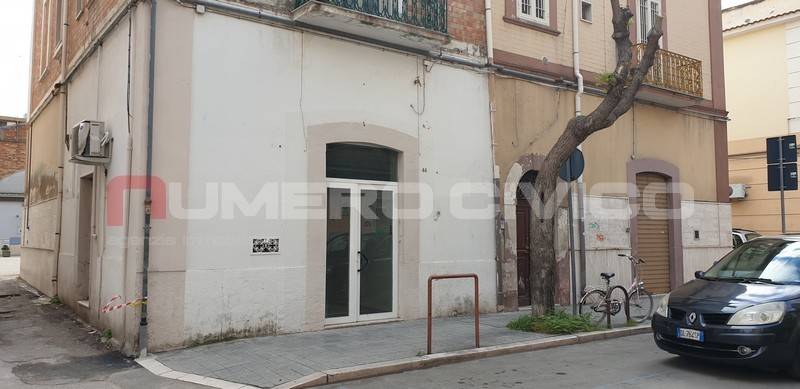 negozio in vendita a Foggia