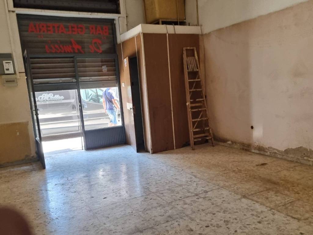 negozio in vendita a Foggia in zona Stadio