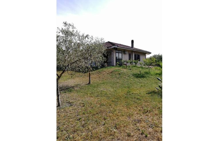 casa indipendente in vendita a Foggia in zona Villaggio Azzurro