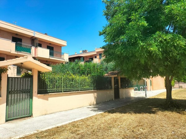 casa indipendente in vendita a Foggia in zona Candelaro