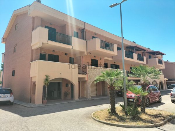 casa indipendente in vendita a Foggia in zona Candelaro