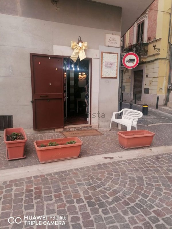 locale commerciale in vendita a Foggia in zona Centro Città