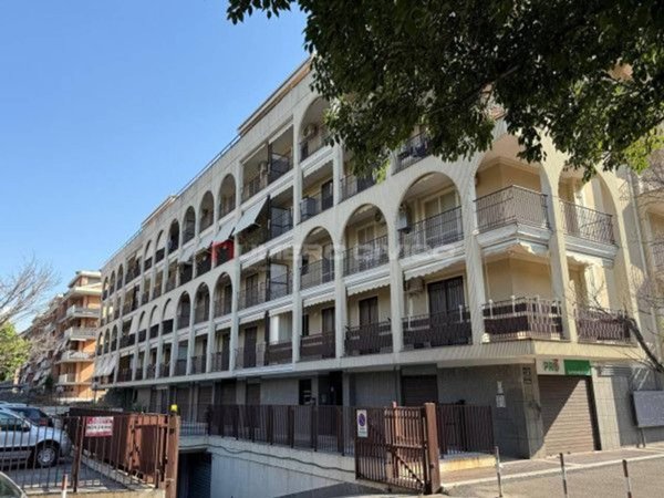 negozio in vendita a Foggia in zona Macchia Gialla