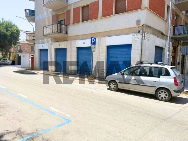 locale commerciale in vendita a Foggia