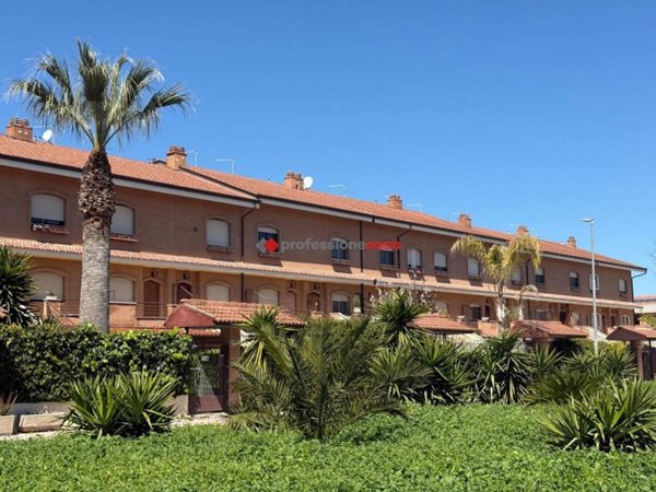 casa indipendente in vendita a Foggia in zona Candelaro