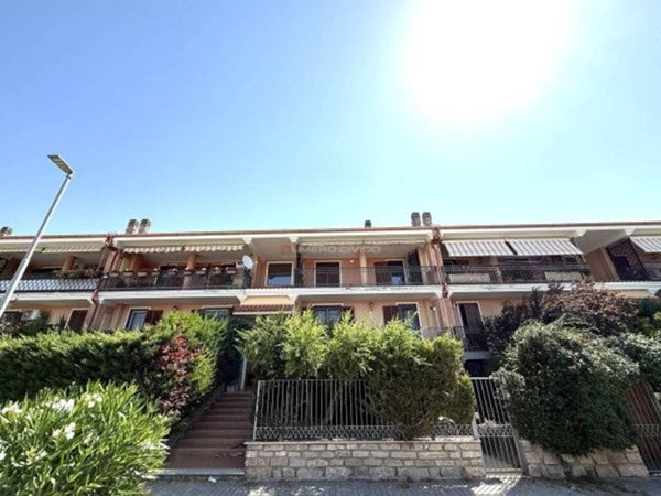 casa indipendente in vendita a Foggia in zona Macchia Gialla