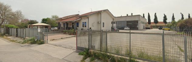 locale commerciale in vendita a Foggia in zona Villaggio Artigiani