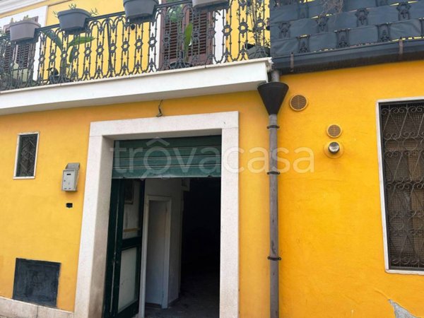 negozio in vendita a Foggia in zona Centro Città