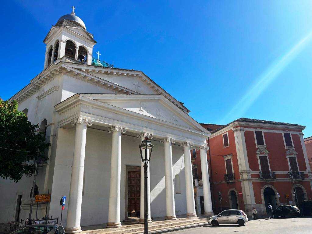 negozio in vendita a Foggia in zona Centro Città