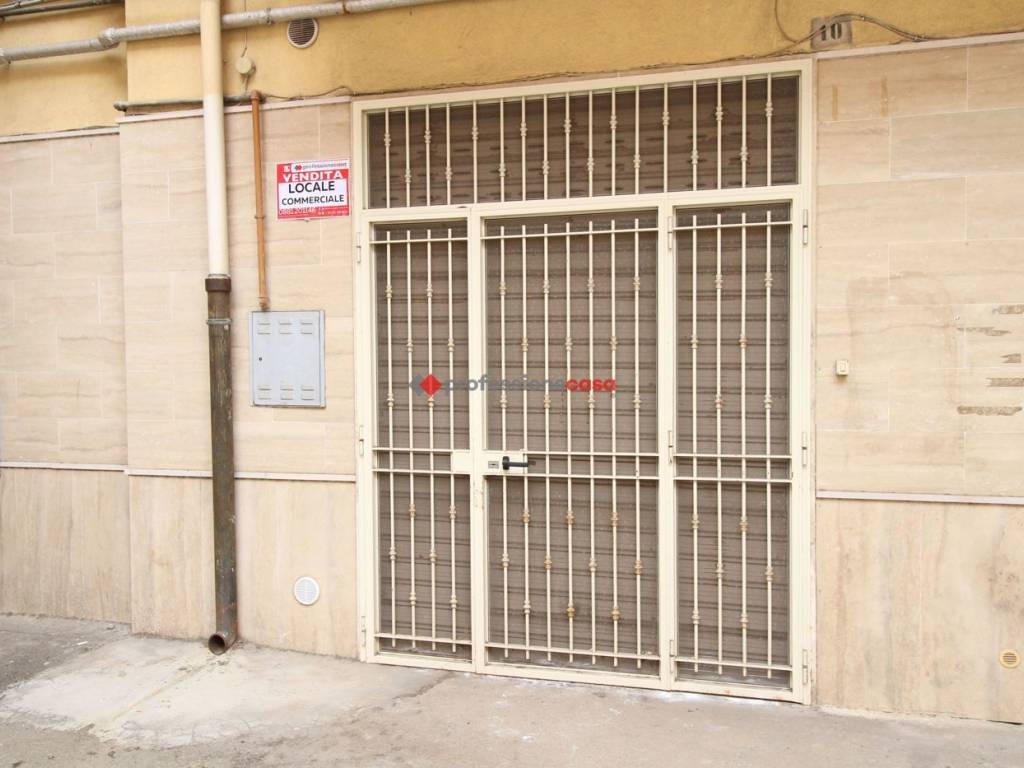 negozio in vendita a Foggia in zona Stadio