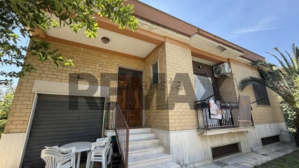 casa indipendente in vendita a Foggia in zona Rione Diaz