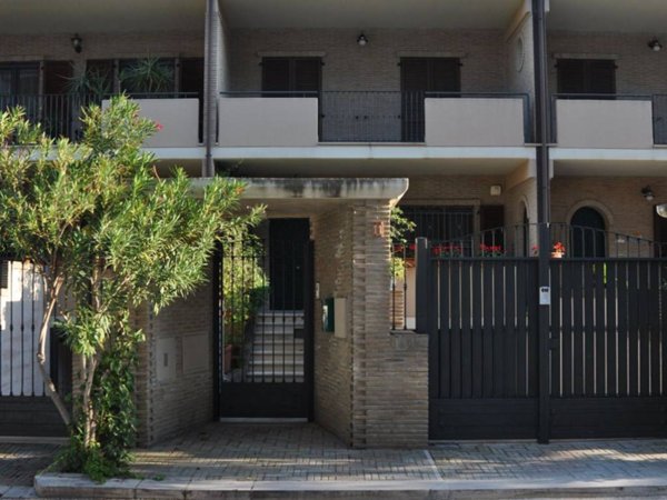 casa indipendente in vendita a Foggia in zona Macchia Gialla