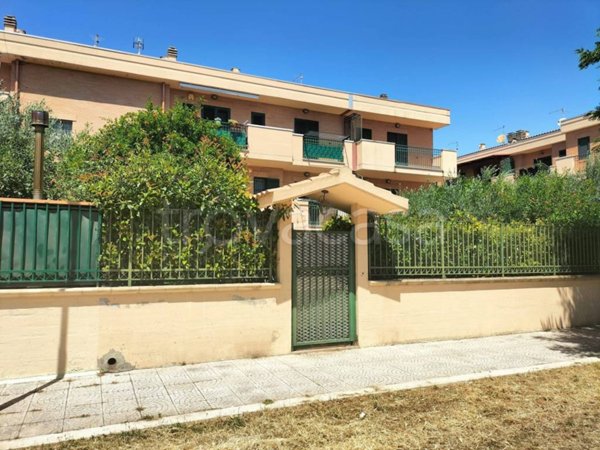 casa indipendente in vendita a Foggia in zona Candelaro