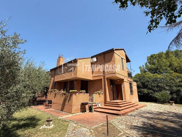 casa indipendente in vendita a Foggia in zona Rione Diaz