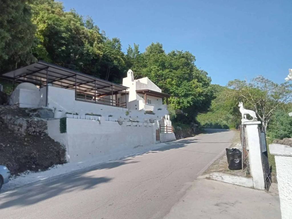 casa indipendente in vendita ad Ischitella