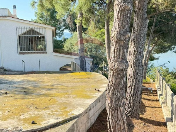 casa indipendente in vendita ad Ischitella