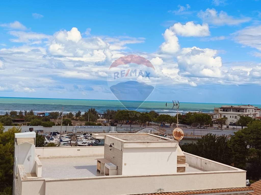 appartamento in vendita ad Ischitella in zona Foce Varano