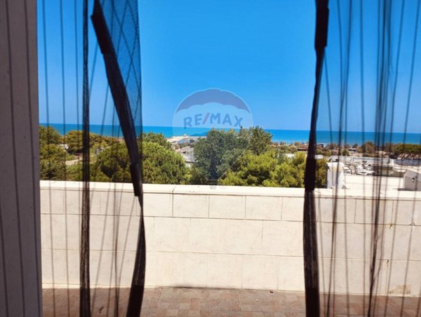 appartamento in vendita ad Ischitella in zona Foce Varano