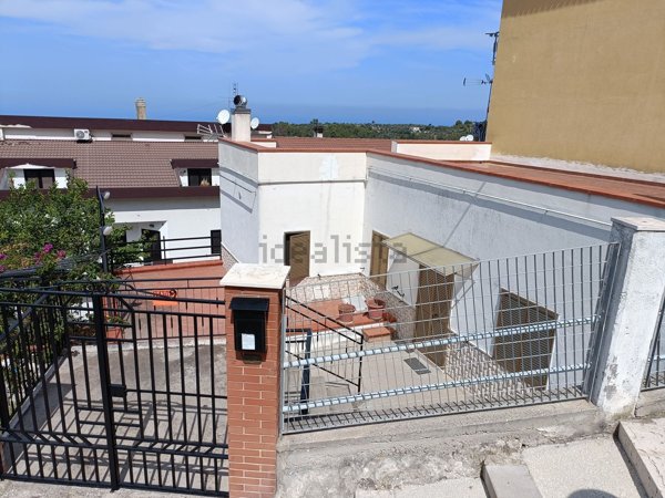 casa indipendente in vendita ad Ischitella