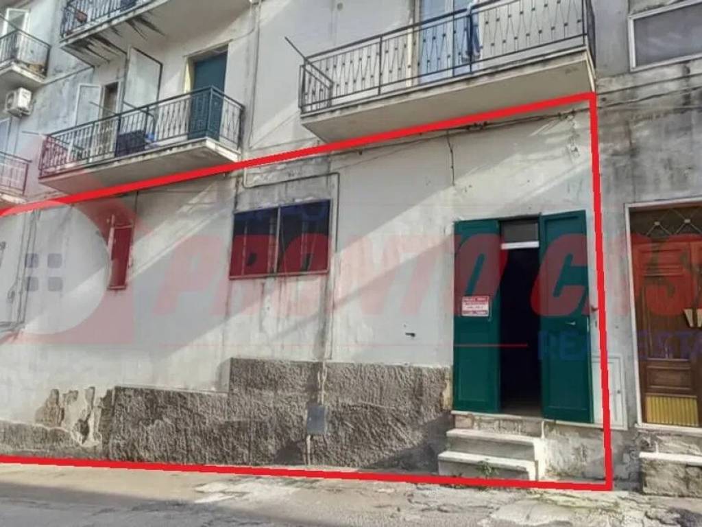 negozio in vendita ad Ischitella