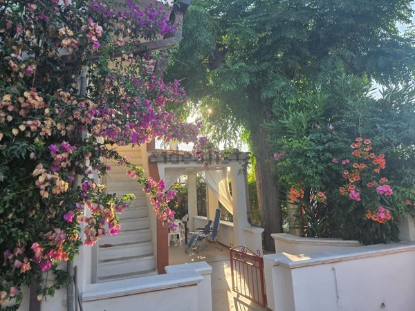 casa indipendente in vendita ad Ischitella in zona Foce Varano