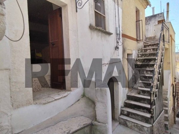 casa indipendente in vendita ad Ischitella