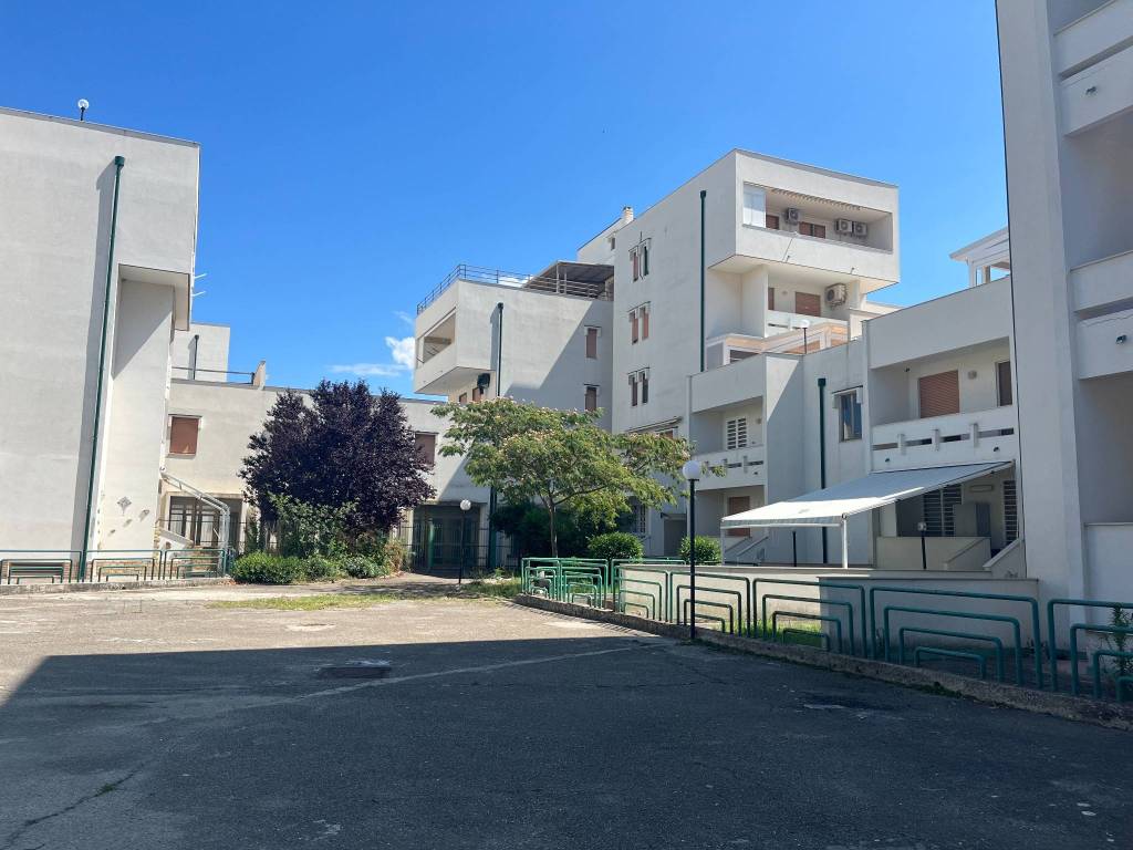 intera palazzina in vendita a Lesina