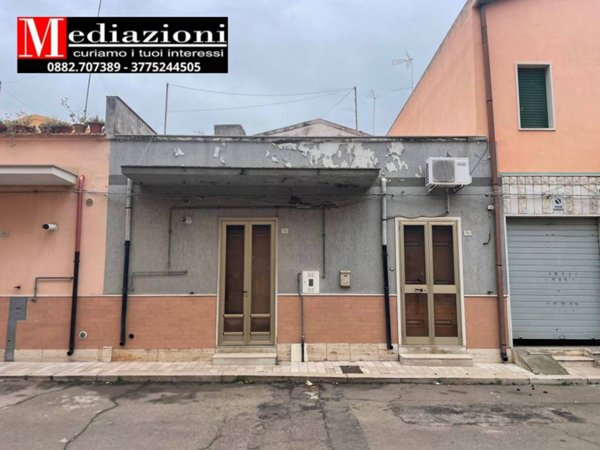 casa indipendente in vendita a Lesina