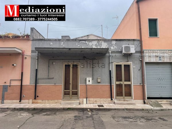 casa indipendente in vendita a Lesina