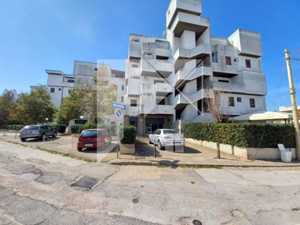 negozio in vendita a Lesina