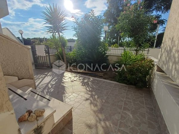 casa indipendente in vendita a Lesina